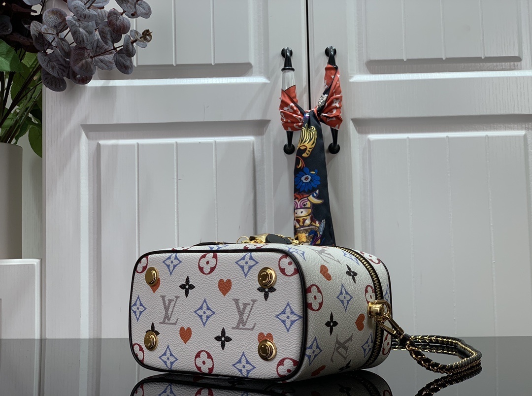 LV VANITY PM M45165BC