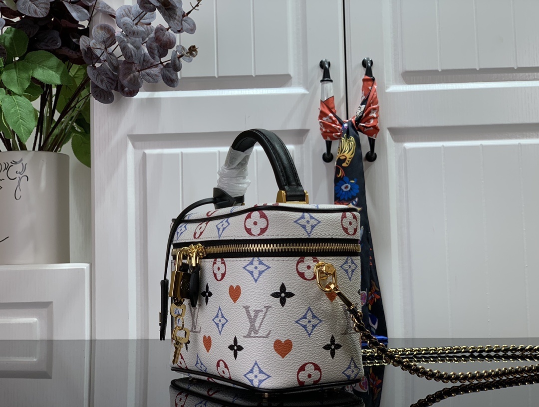 LV VANITY PM M45165BC