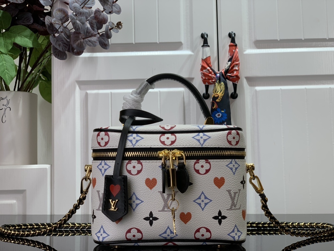 LV VANITY PM M45165BC