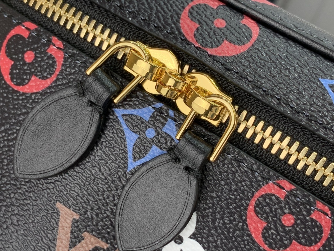 LV VANITY PM M45165BC