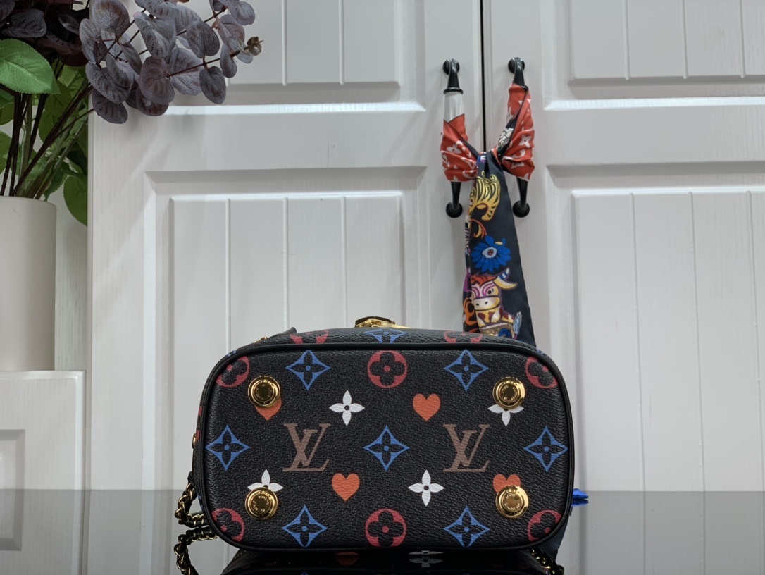 LV VANITY PM M45165BC