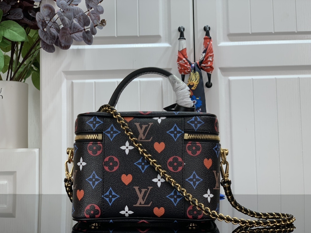 LV VANITY PM M45165BC