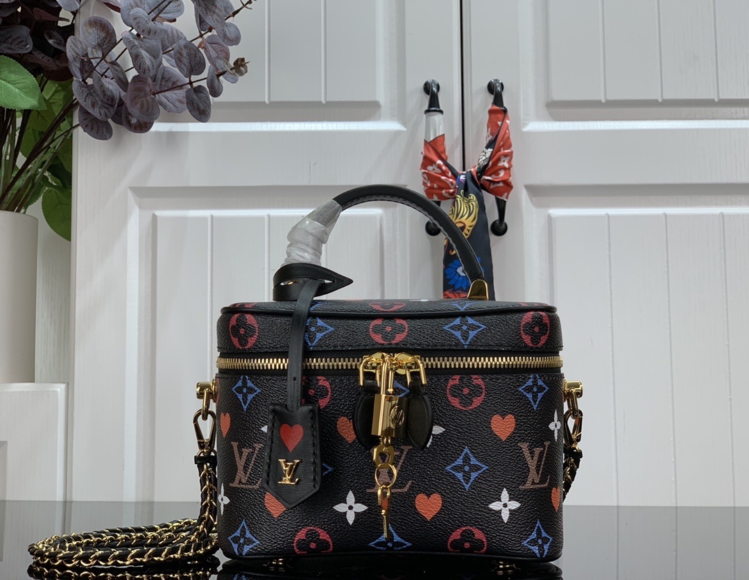 LV VANITY PM M45165BC