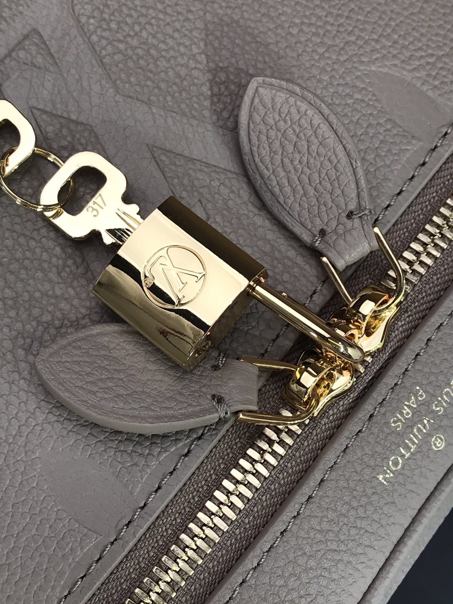 LV VANITY PM M45598