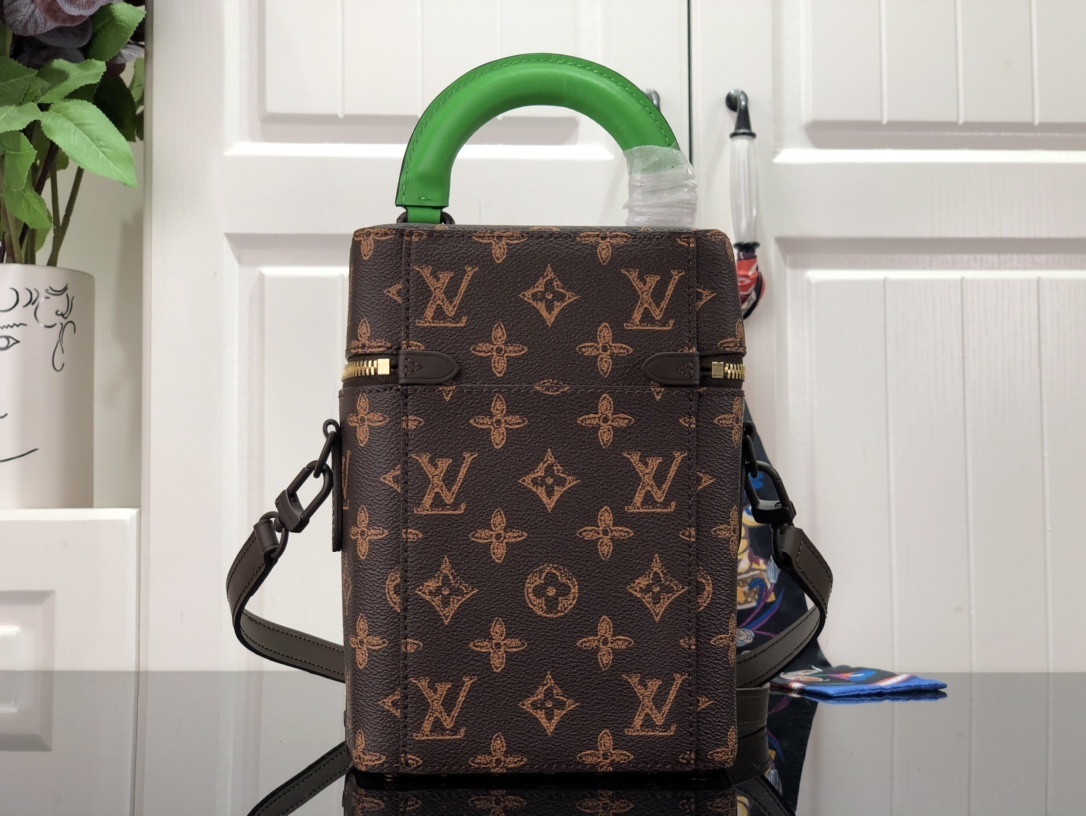 LV VERTICAL BOX TRUNK M59664
