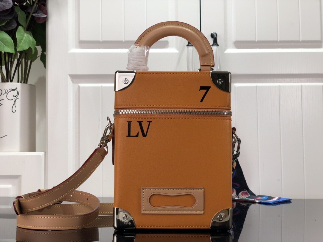 LV VERTICAL BOX TRUNK M59666
