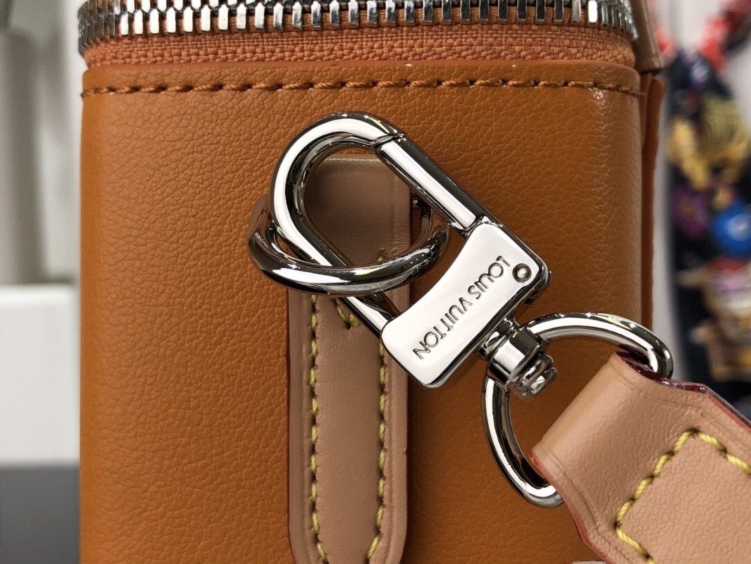 LV VERTICAL BOX TRUNK M59666