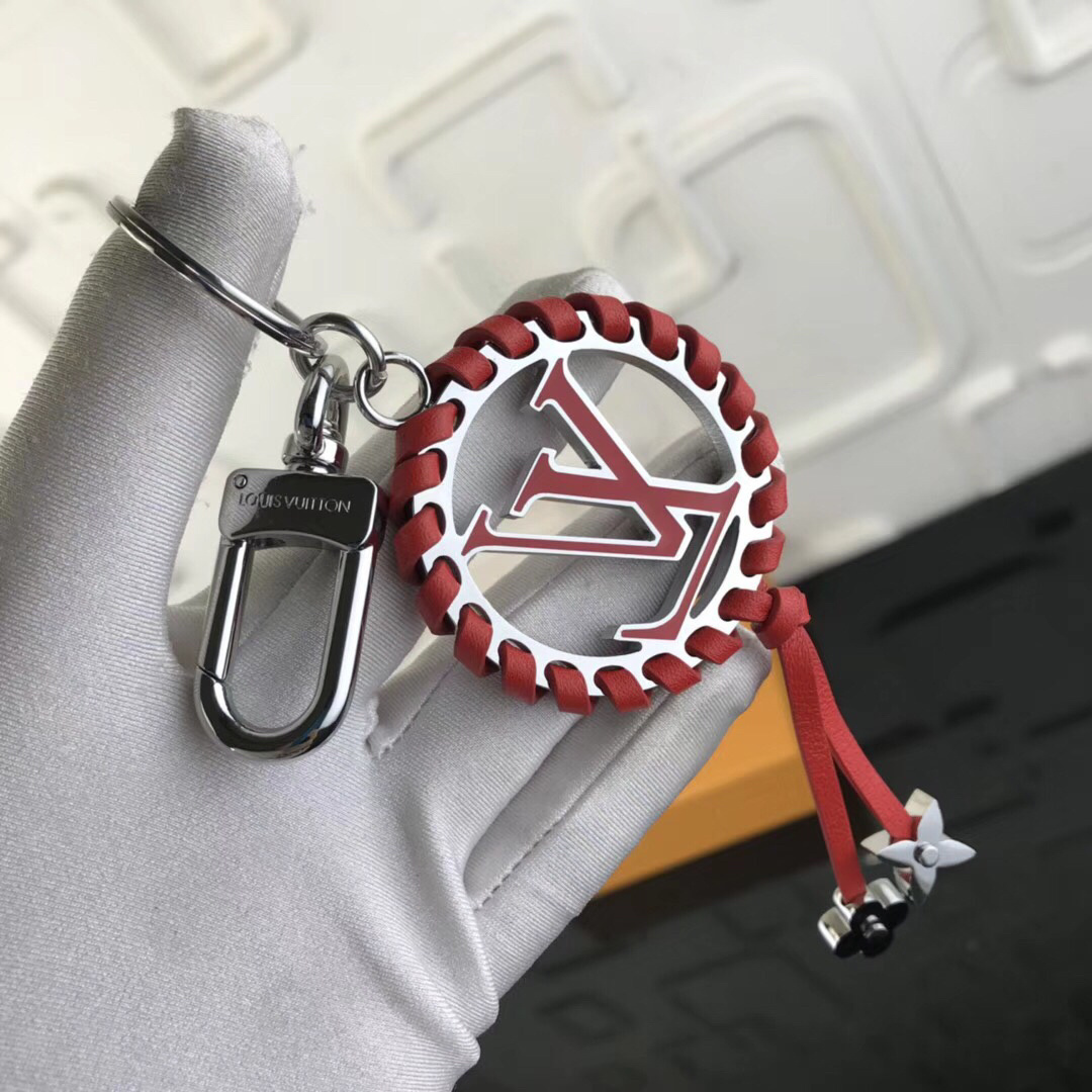 LV VERY BAG CHARM AND KEY HOLDER M63081