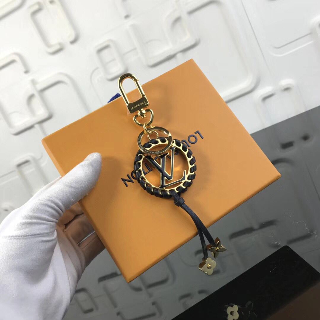 LV VERY BAG CHARM AND KEY HOLDER M63081