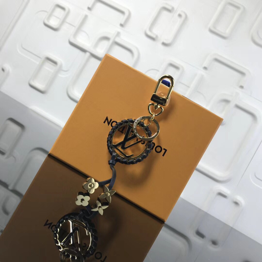 LV VERY BAG CHARM AND KEY HOLDER M63081