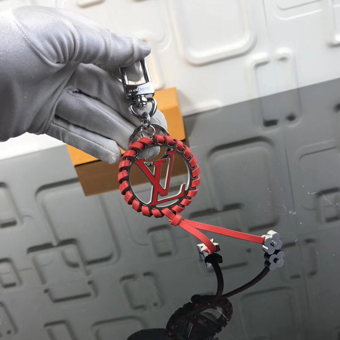 LV VERY BAG CHARM AND KEY HOLDER M63081