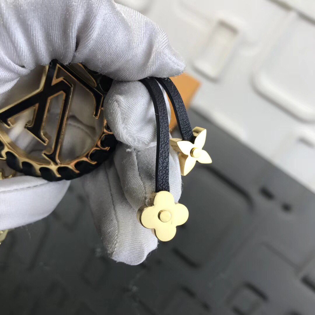 LV VERY BAG CHARM AND KEY HOLDER M63081