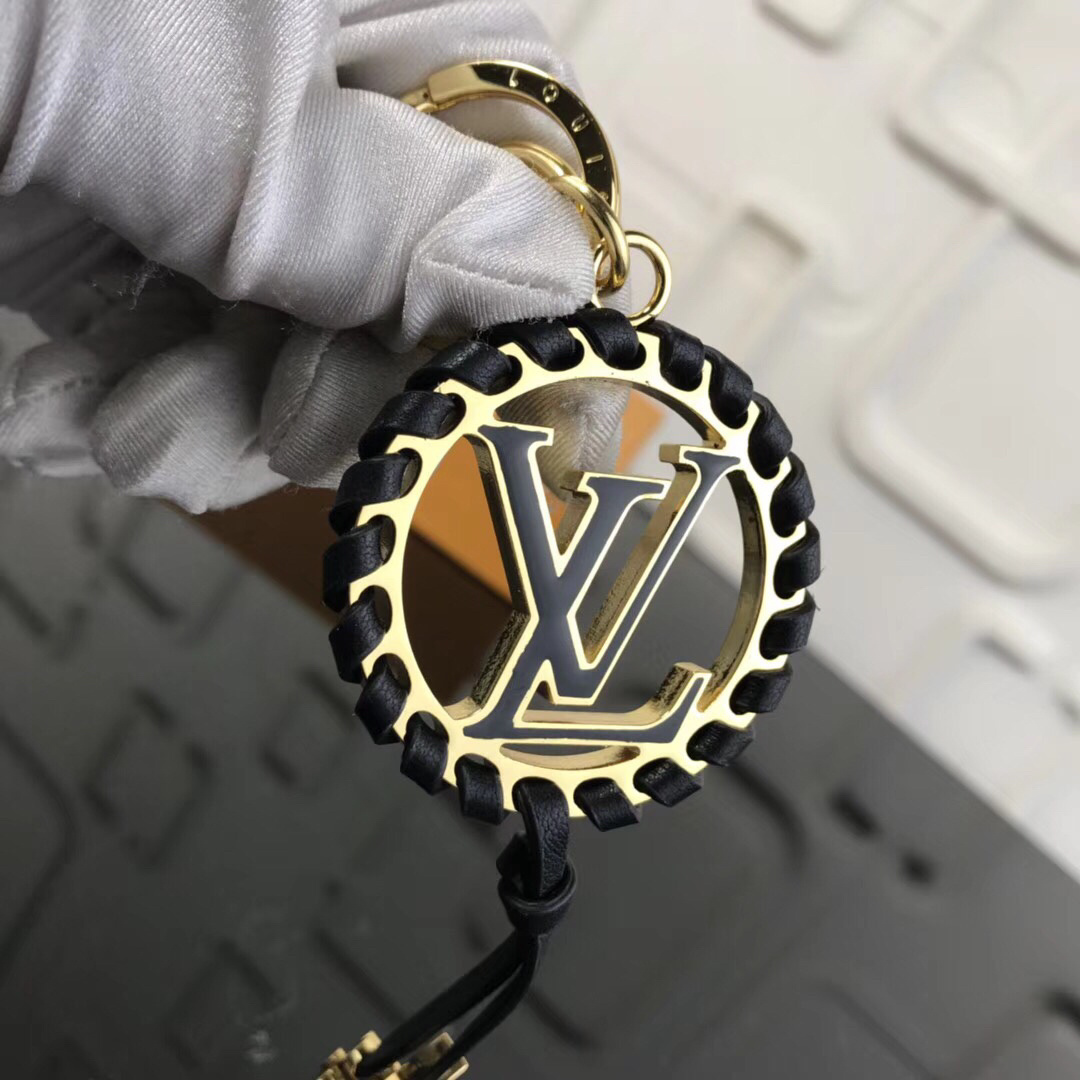 LV VERY BAG CHARM AND KEY HOLDER M63081