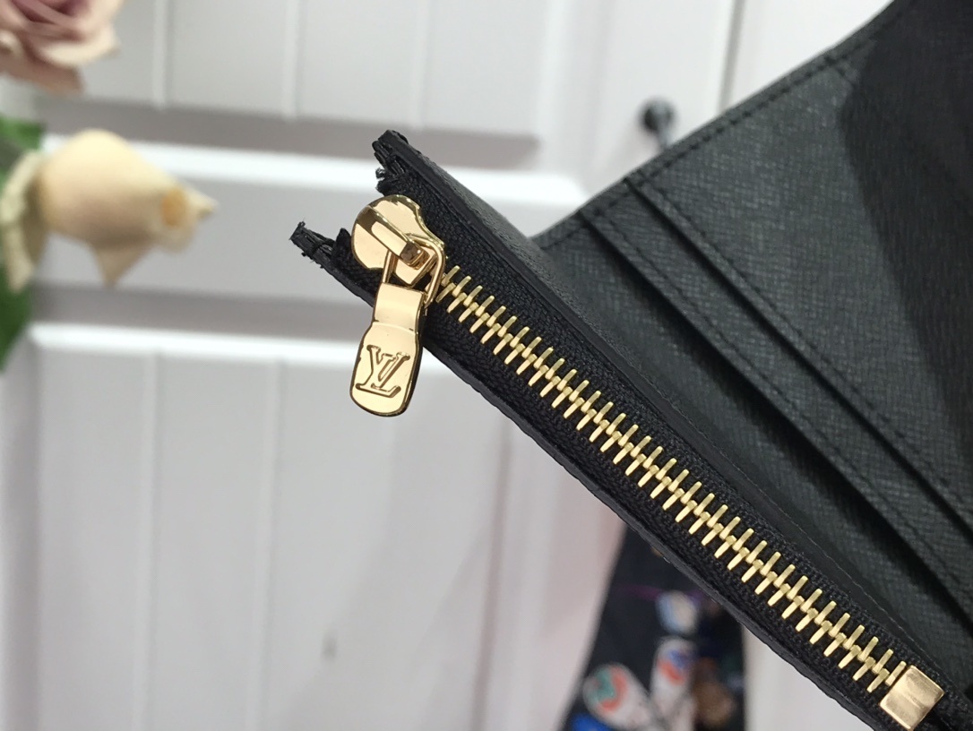 LV VICTORINE wallet M41938PK