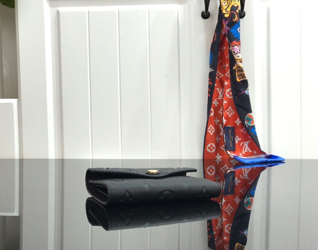 LV VICTORINE wallet M64060 