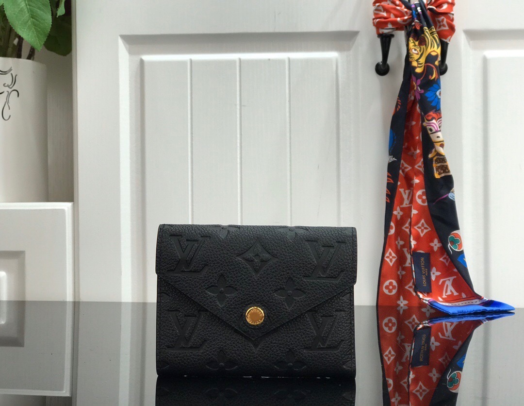 LV VICTORINE wallet M64060 