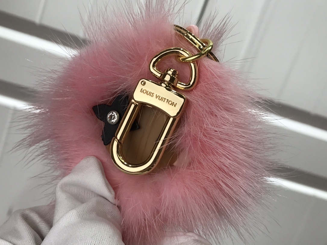 LV VIVIENNE FUR DOUDOU KEY HOLDER M69010 