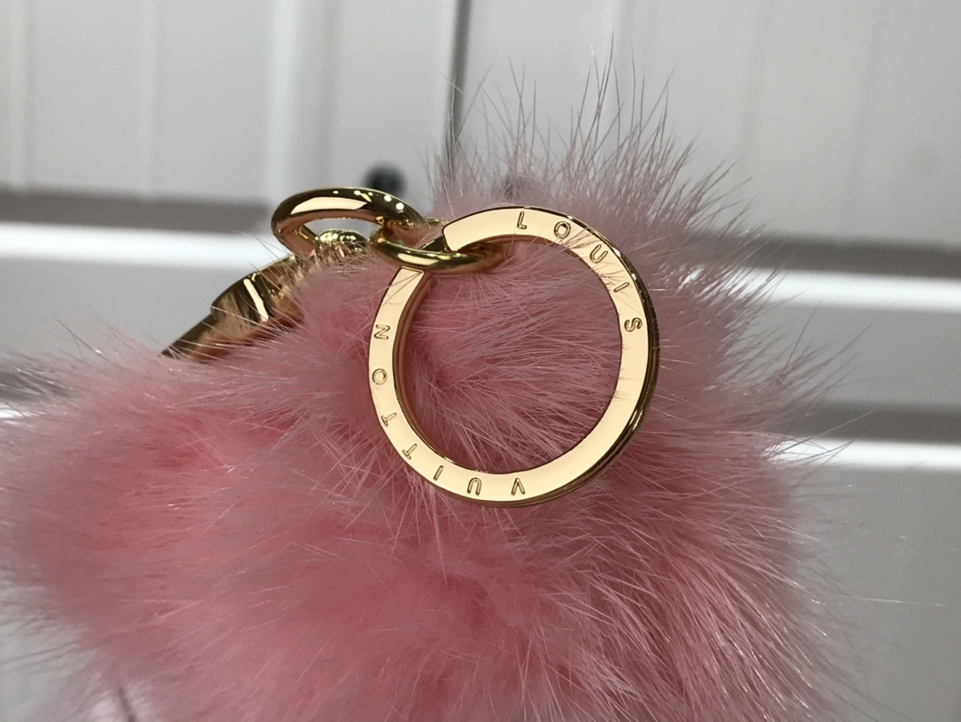 LV VIVIENNE FUR DOUDOU KEY HOLDER M69010 