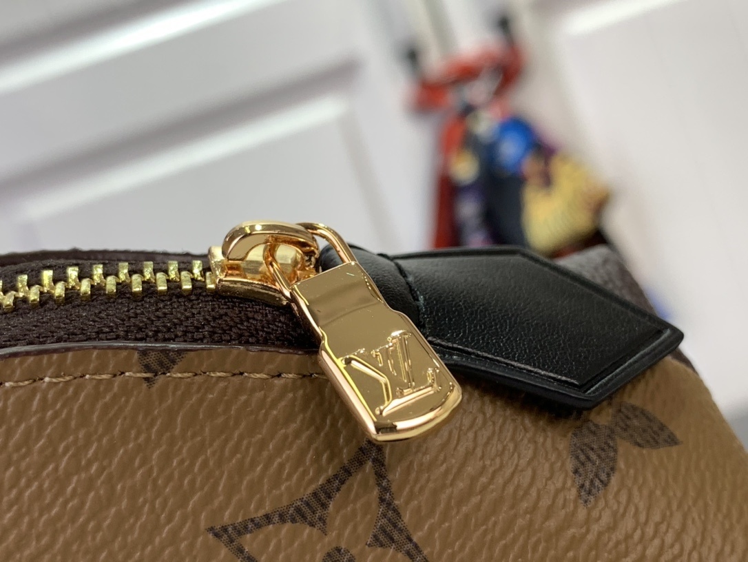 LV wallet m11249