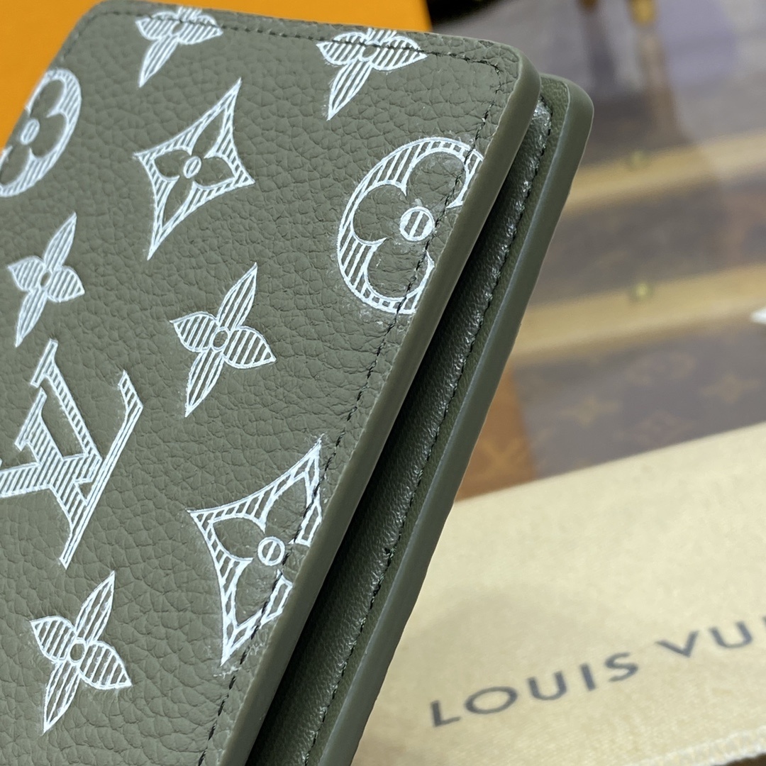 LV wallet M12500