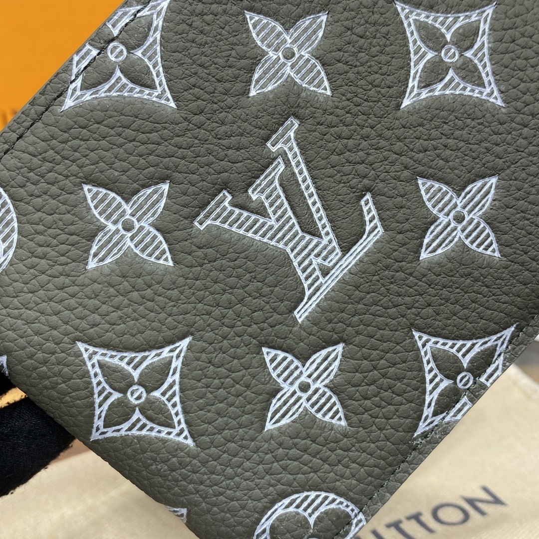 LV wallet M12500