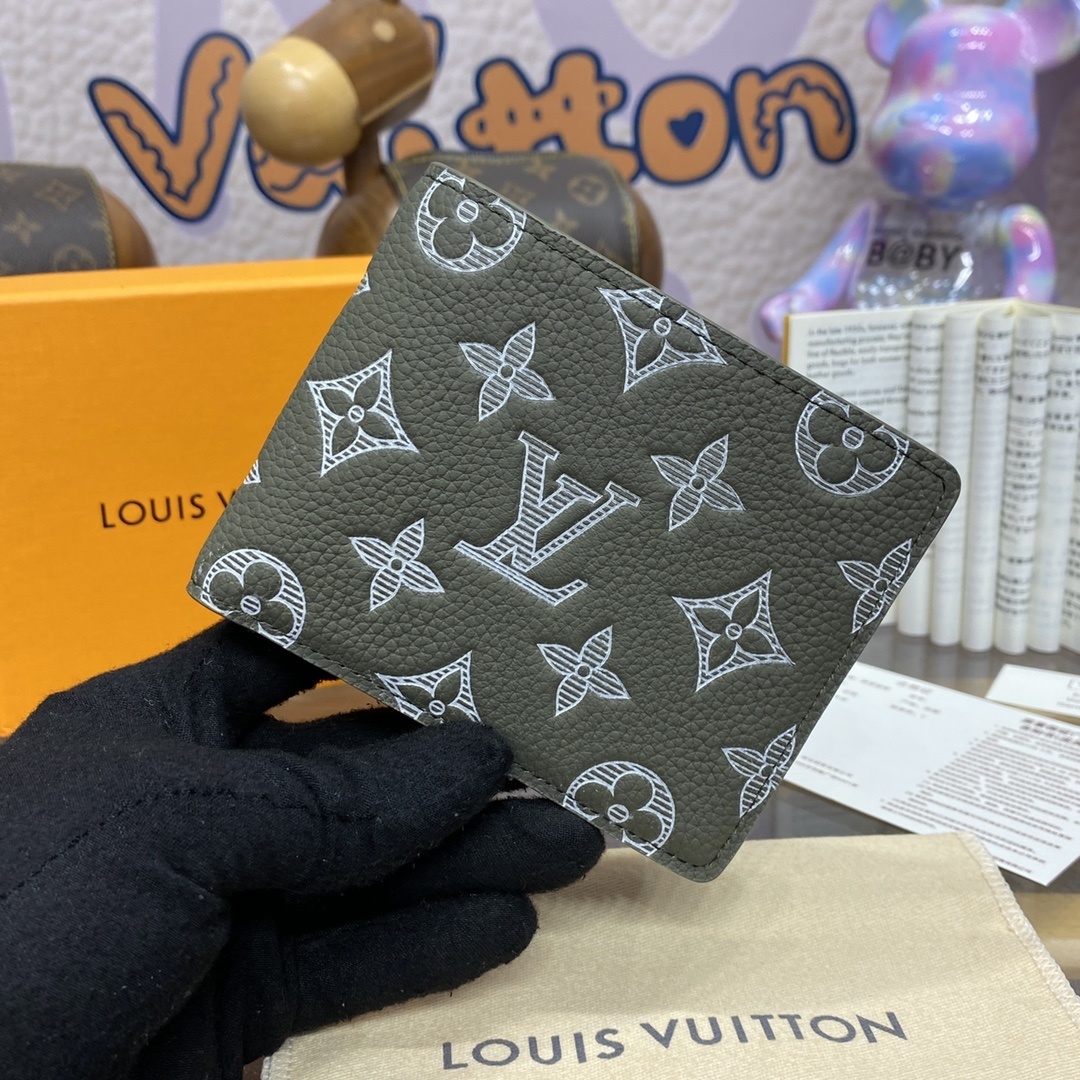 LV wallet M12500