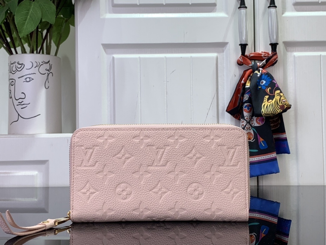 LV wallet M60017A