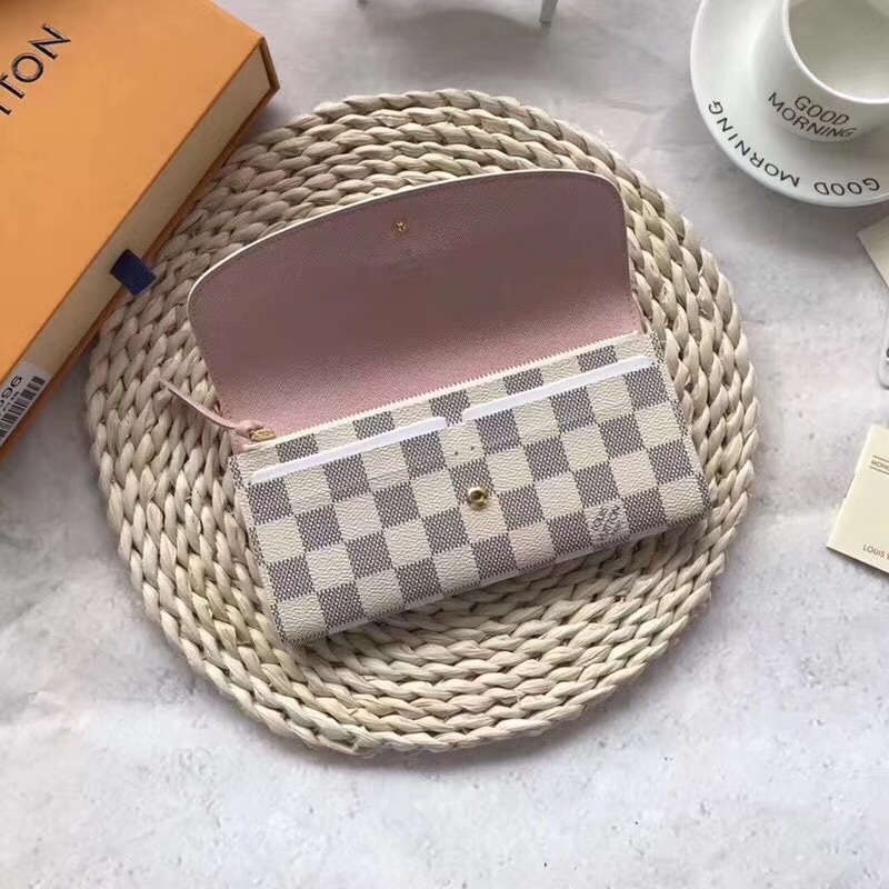 LV wallet M60136YD