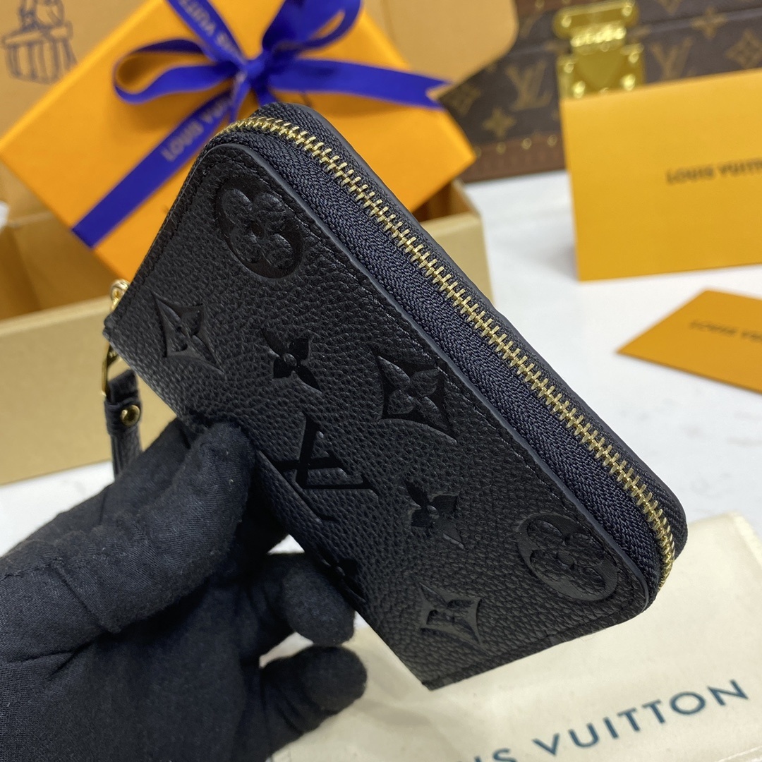 LV wallet M60574A