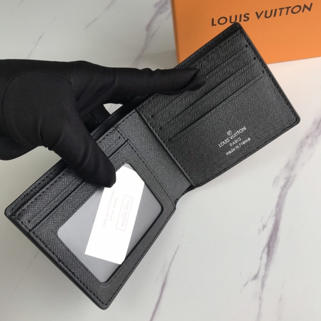 LV wallet M60930