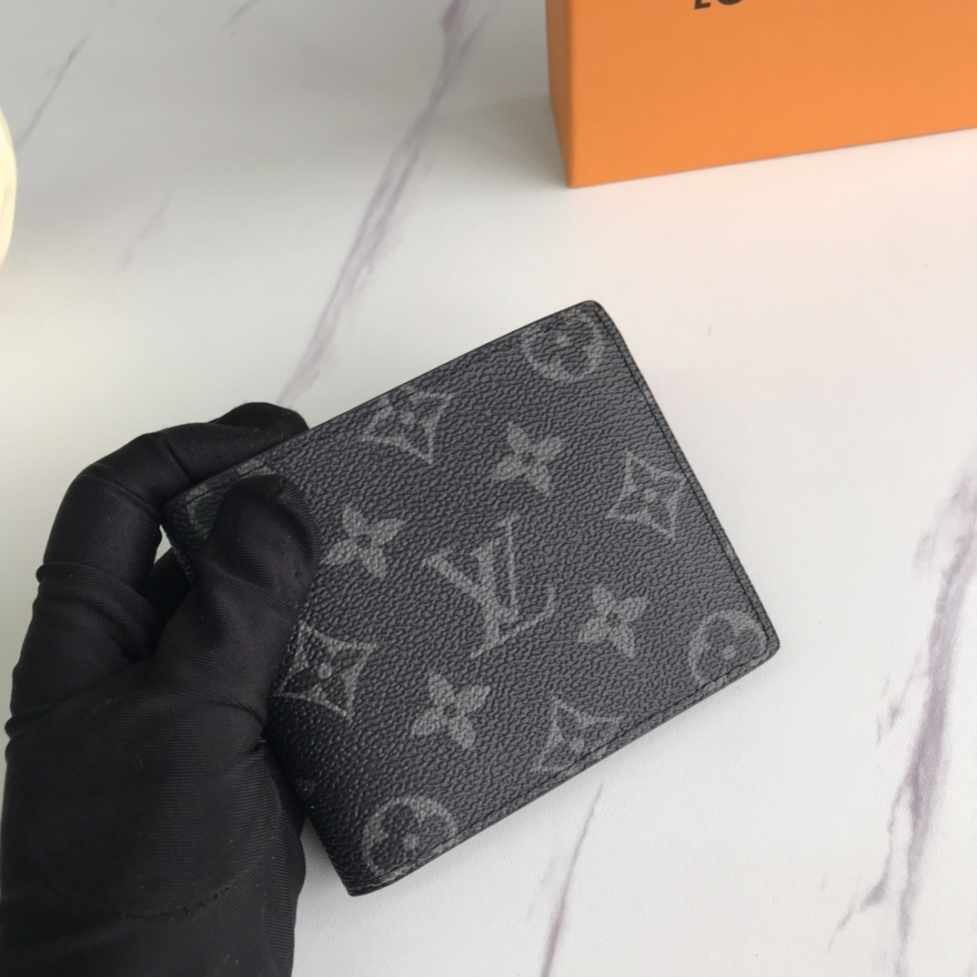 LV wallet M60930