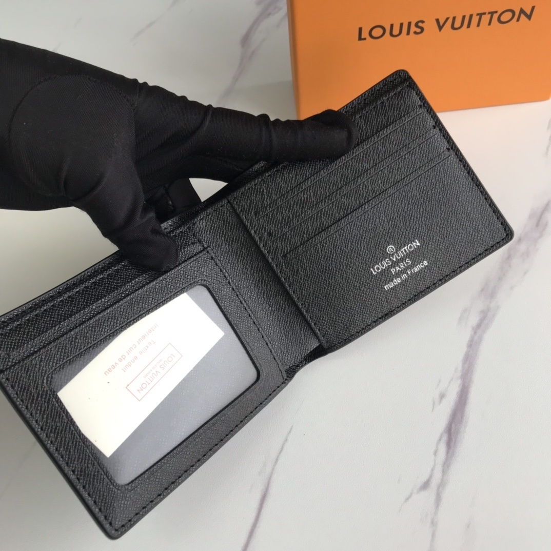 LV wallet M60930