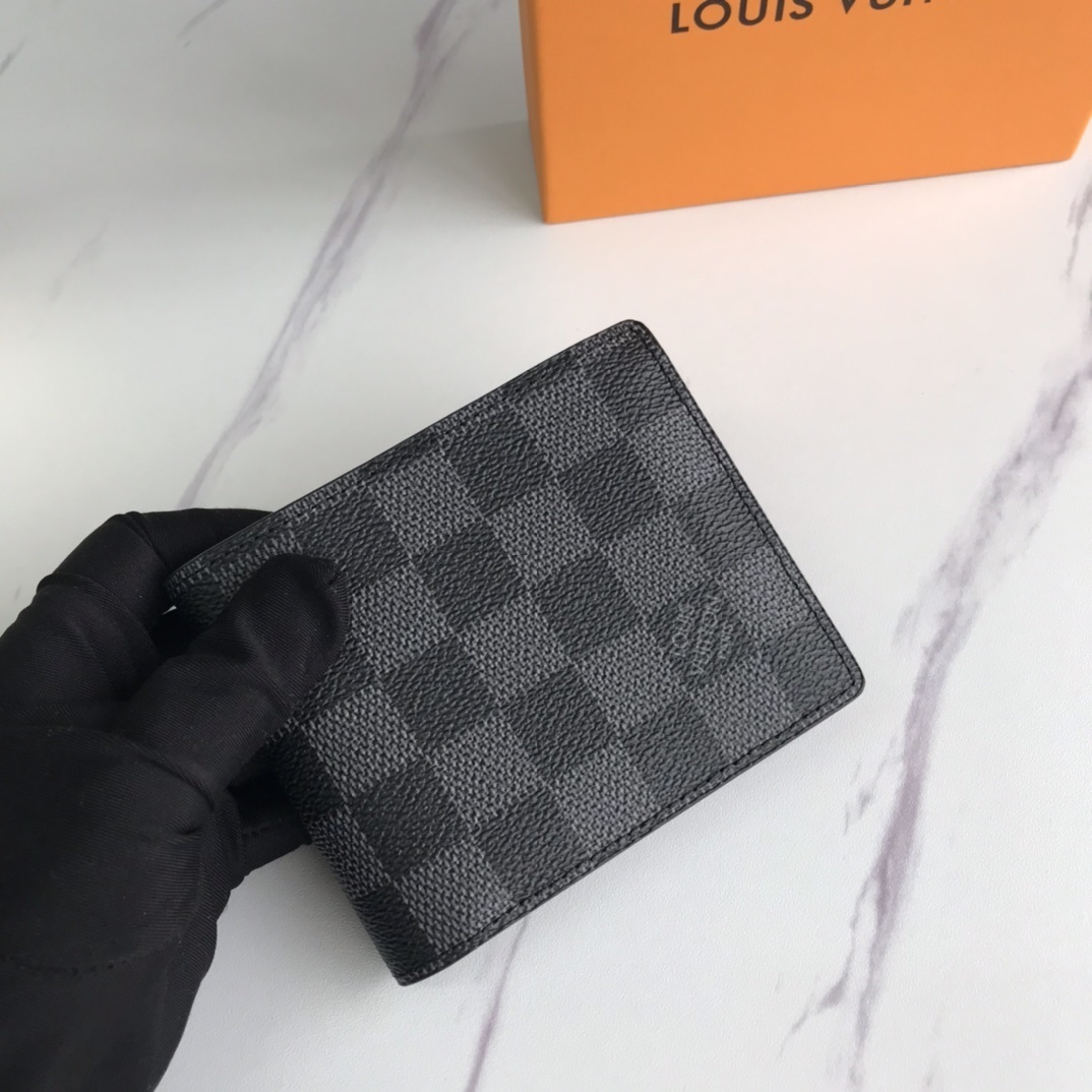 LV wallet M60930