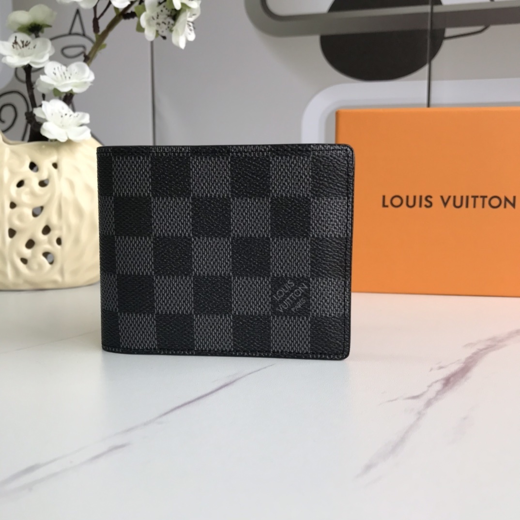 LV wallet M60930