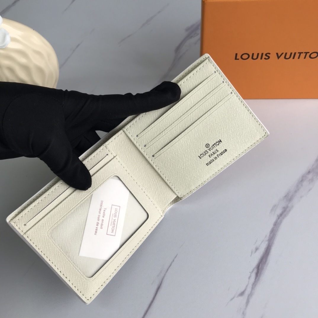 LV wallet M60930