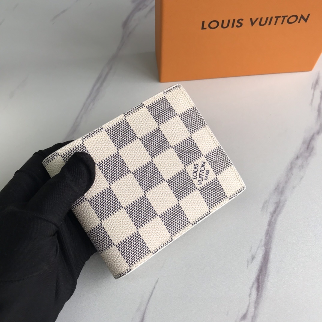 LV wallet M60930