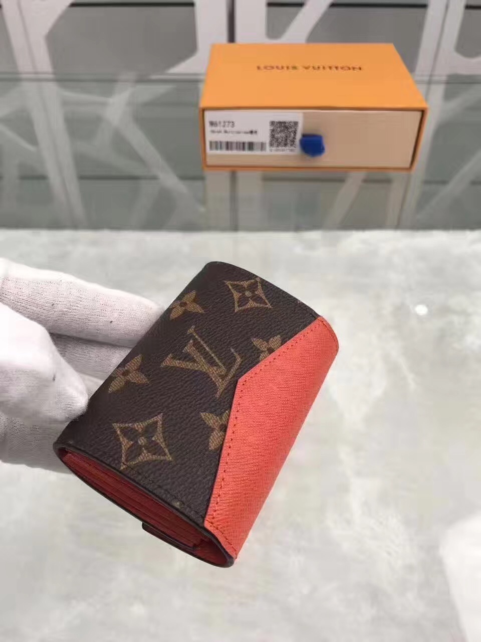 LV wallet M61273