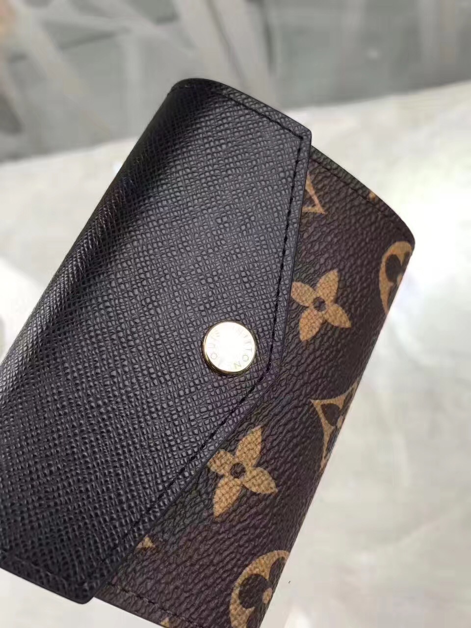 LV wallet M61273