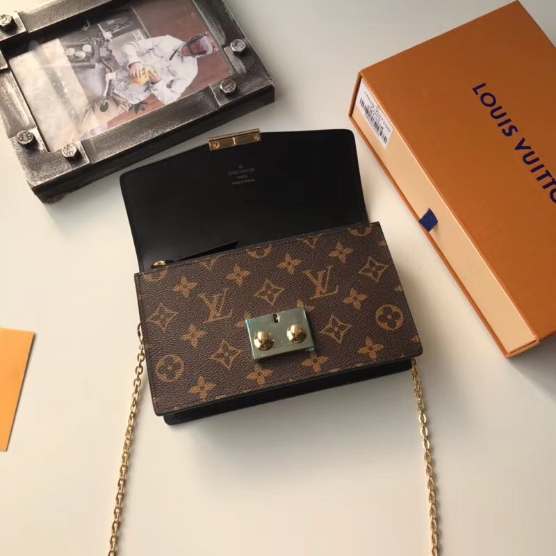 LV wallet M62020