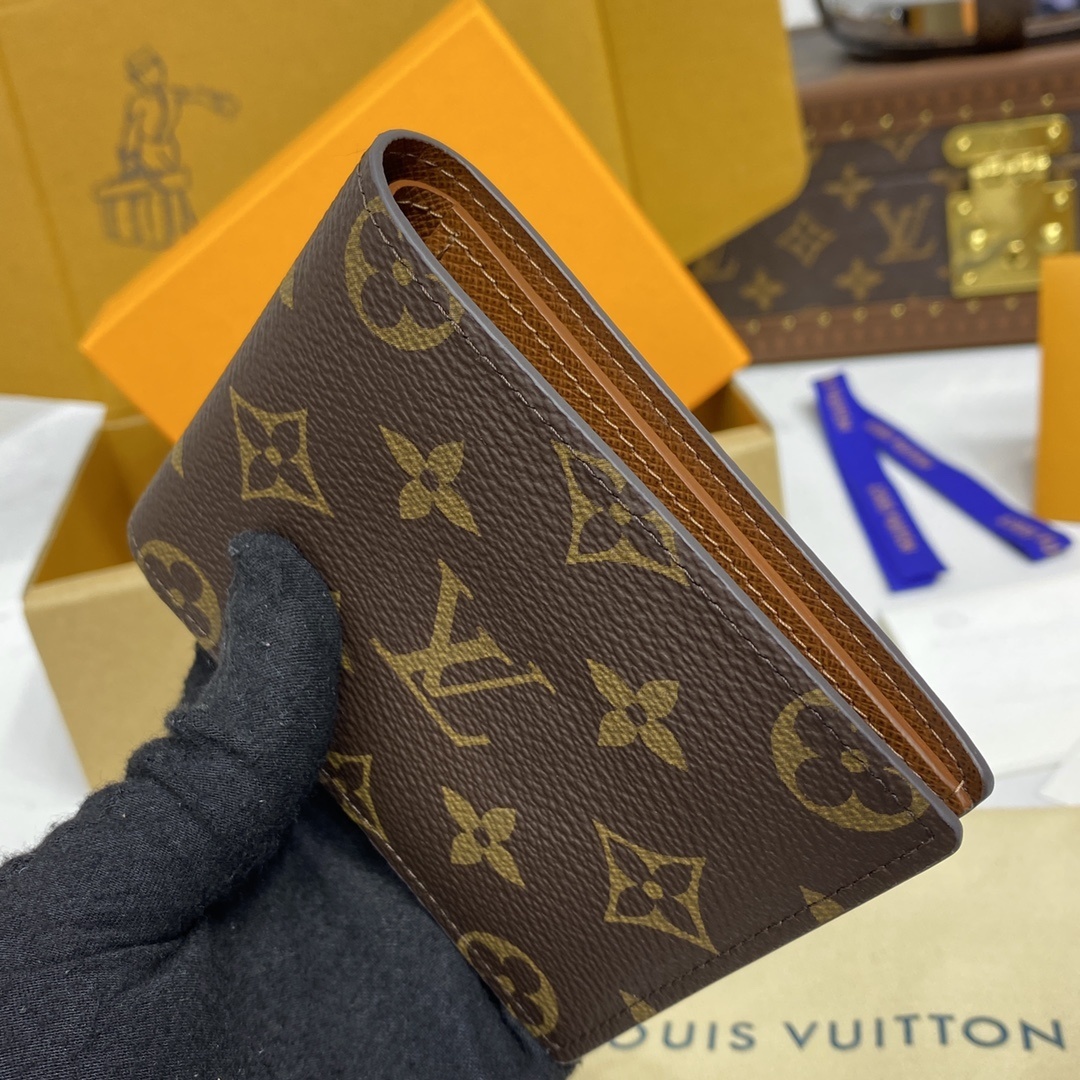 LV wallet M64002