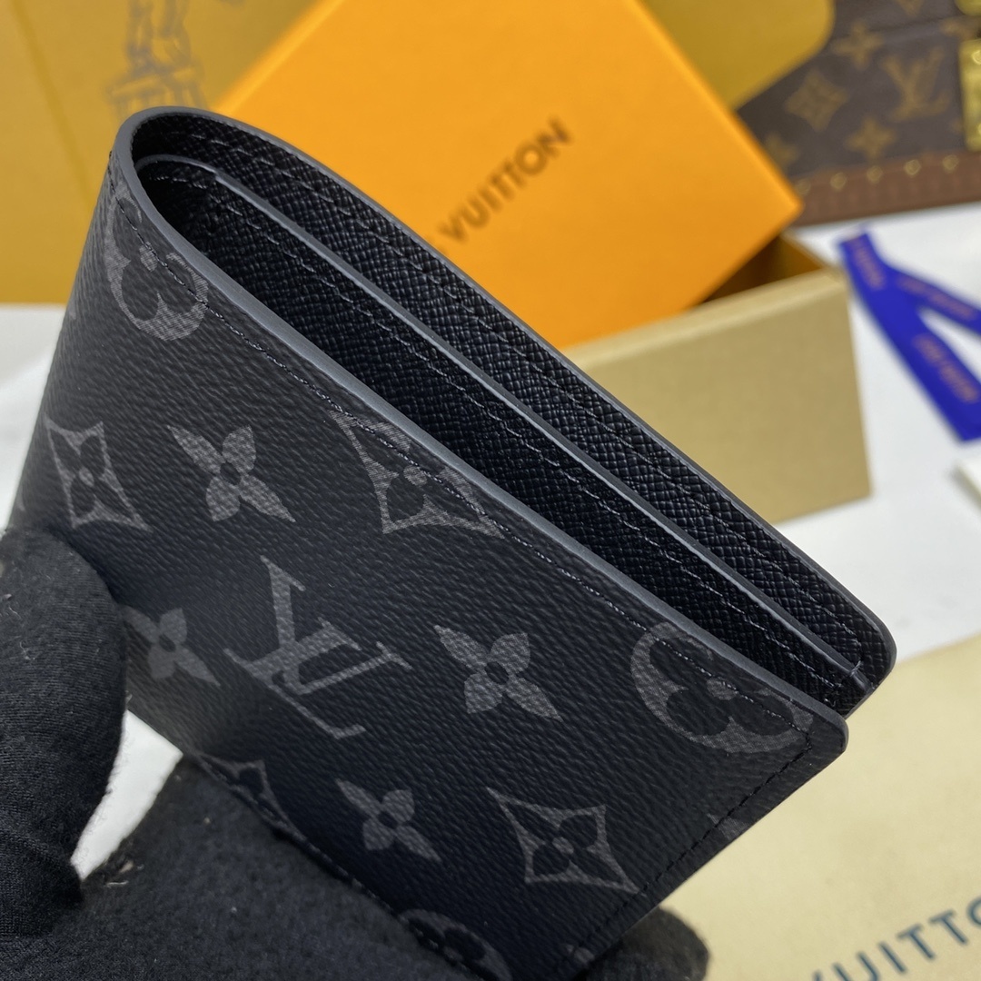 LV wallet M64002