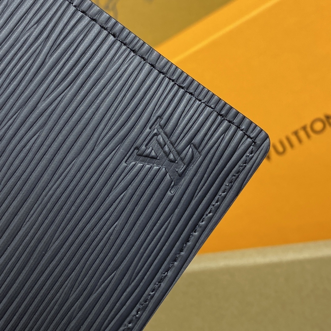 LV wallet M64002