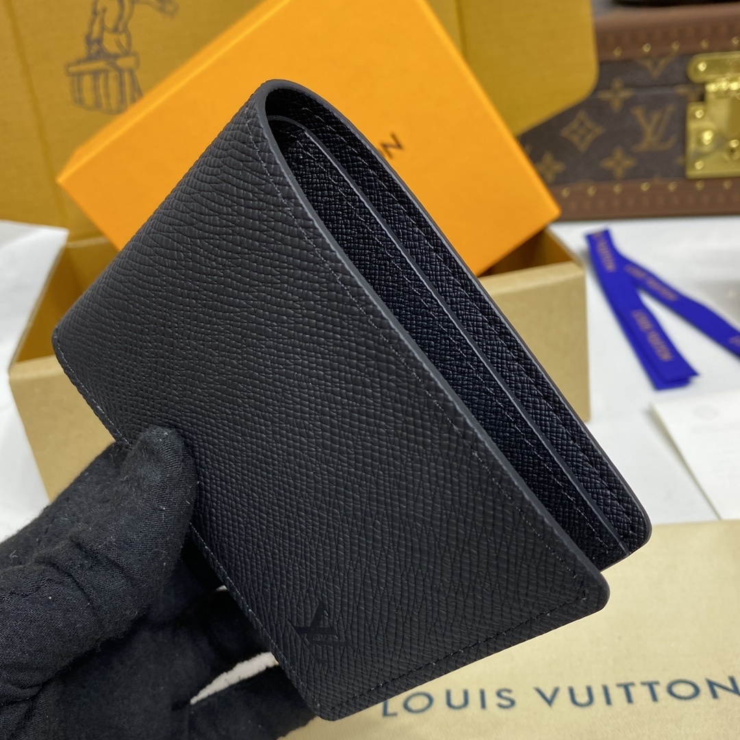 LV wallet M64002