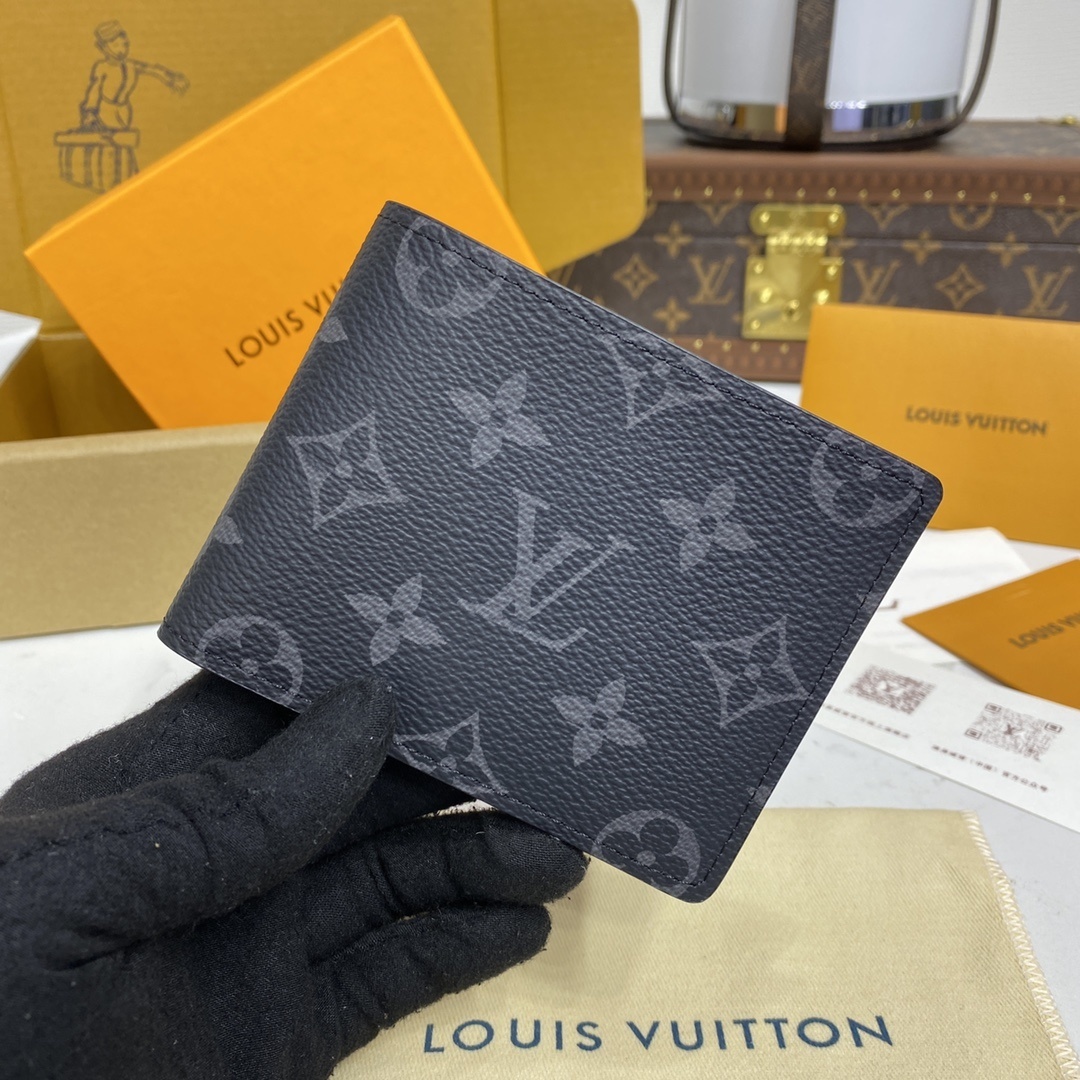LV wallet M64002