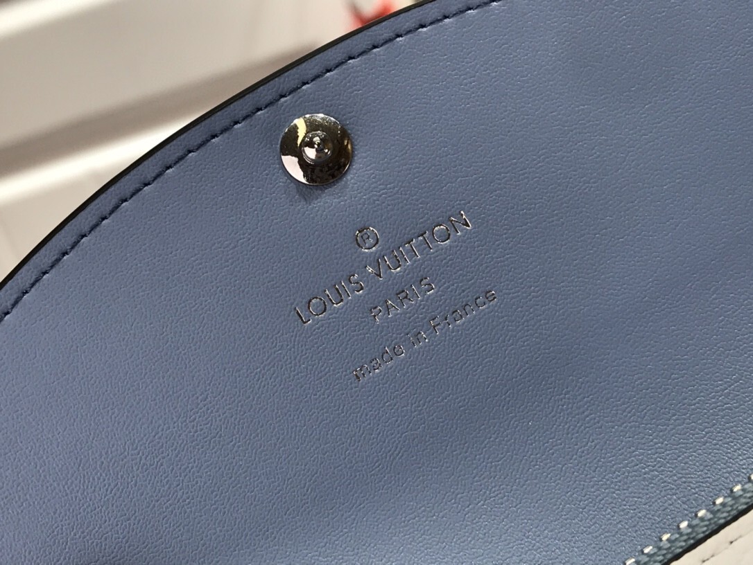 LV wallet M64050