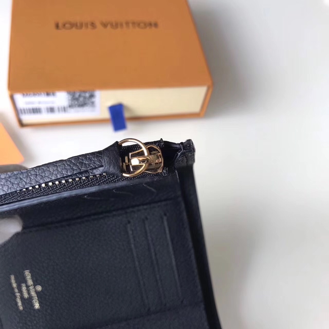 LV wallet M64577