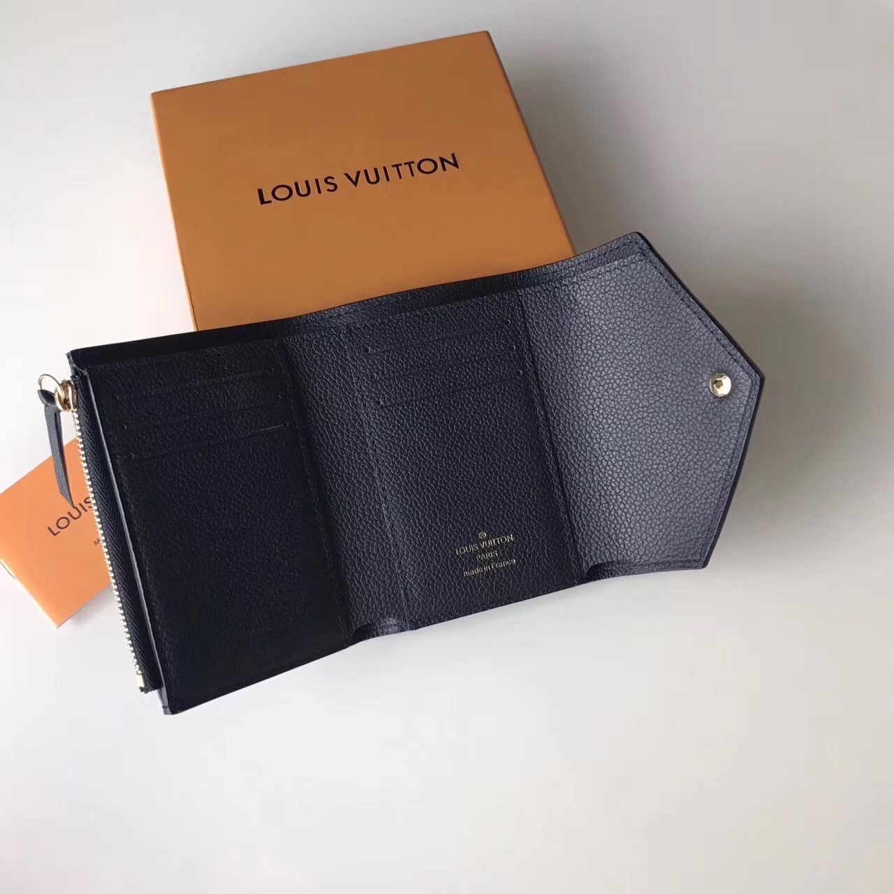 LV wallet M64577