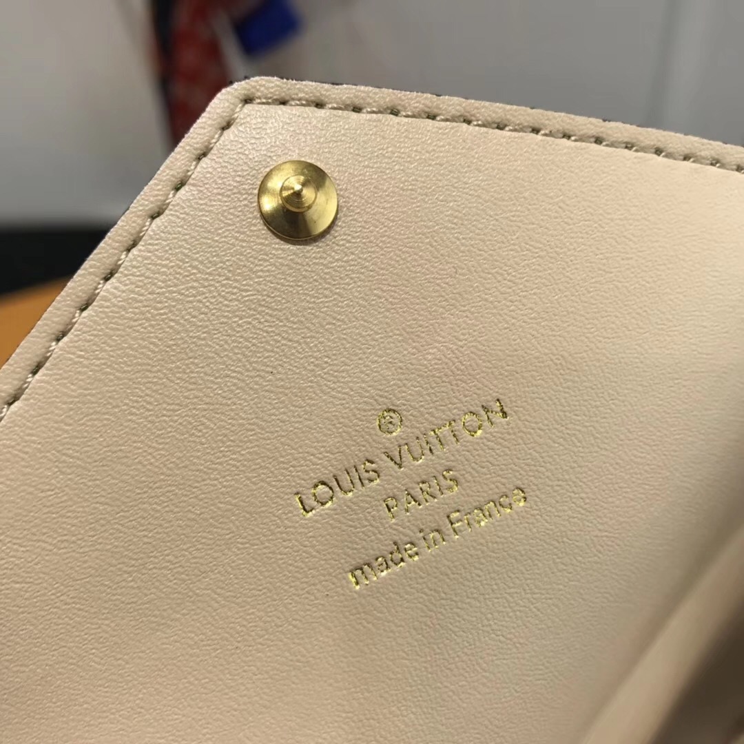 LV wallet M67600 