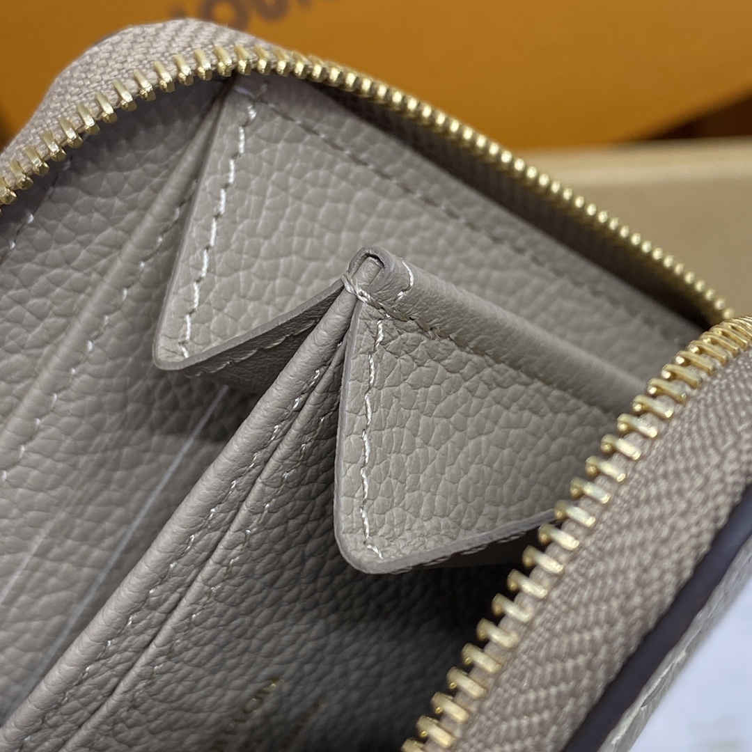 LV wallet M69787