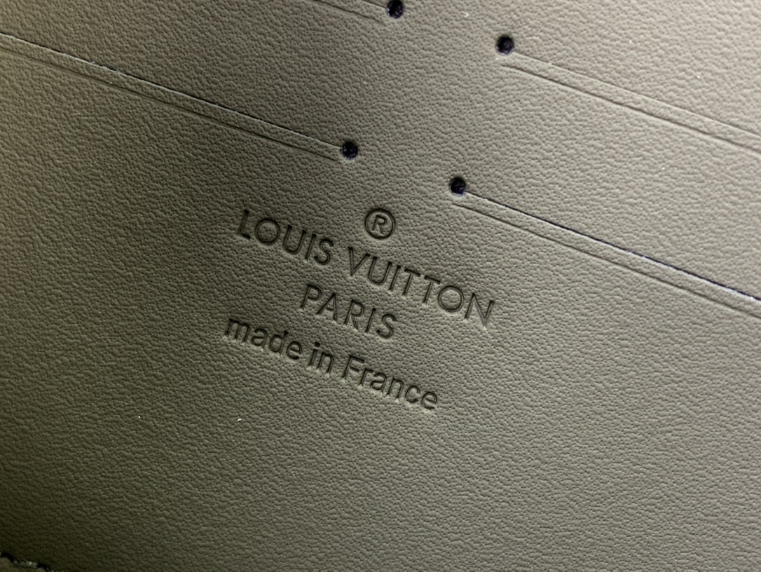 LV wallet M80334